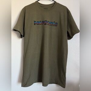Men’s Patagonia T-Shirt Streetwear Size Medium